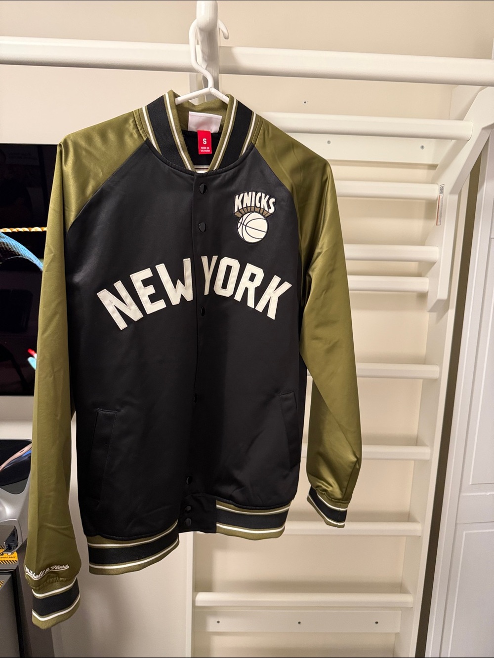 Used Mitchell & Ness Black and Olive New York Knicks Satin Bomber Jacket